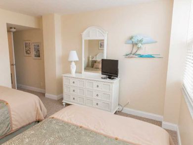 Siesta Key Two Bedroom Beach Condo Pool Views